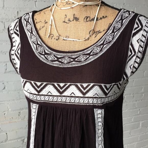 Black and white Mini dress. Boho. NWOT. Size S - Picture 2 of 6